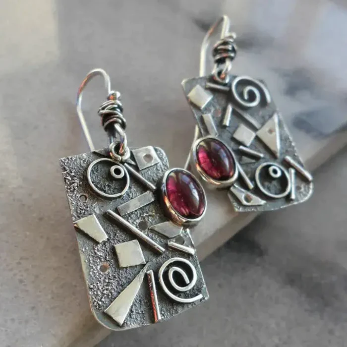 Elegant red vintage earrings in rectangular design