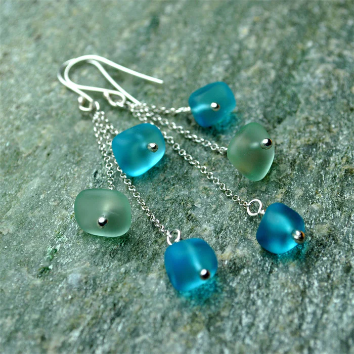 Elegant Vintage Earrings in Blue