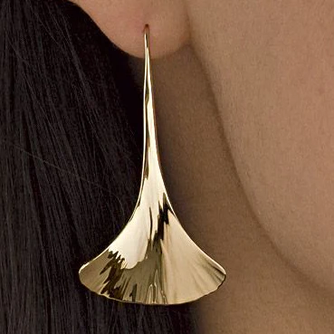 Elegant gold-plated hanging earrings