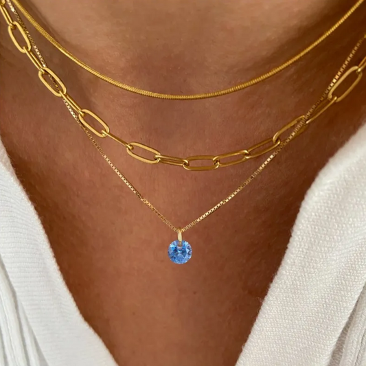 Elegant Vintage Necklace with Sparkling Blue Zirconia