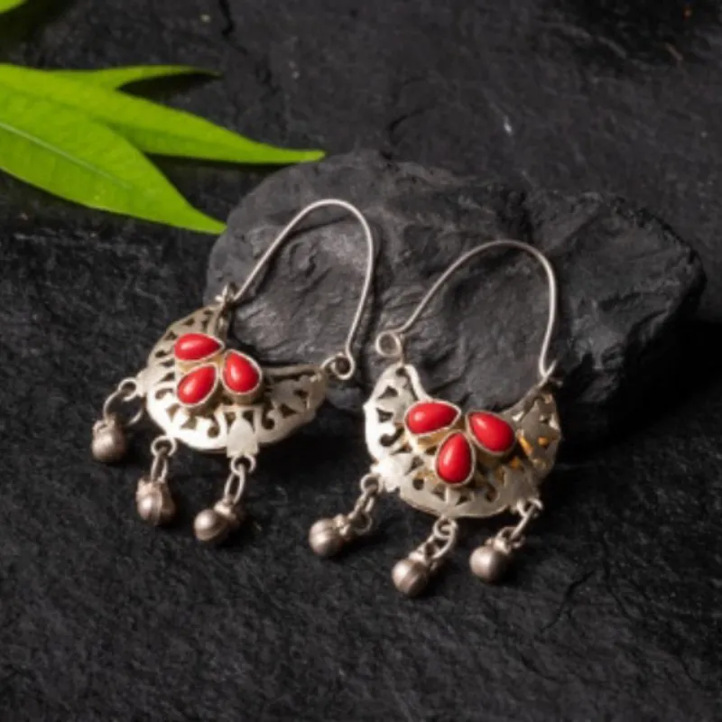 Stylish Red Vintage Medusa Earrings for Unique Shine