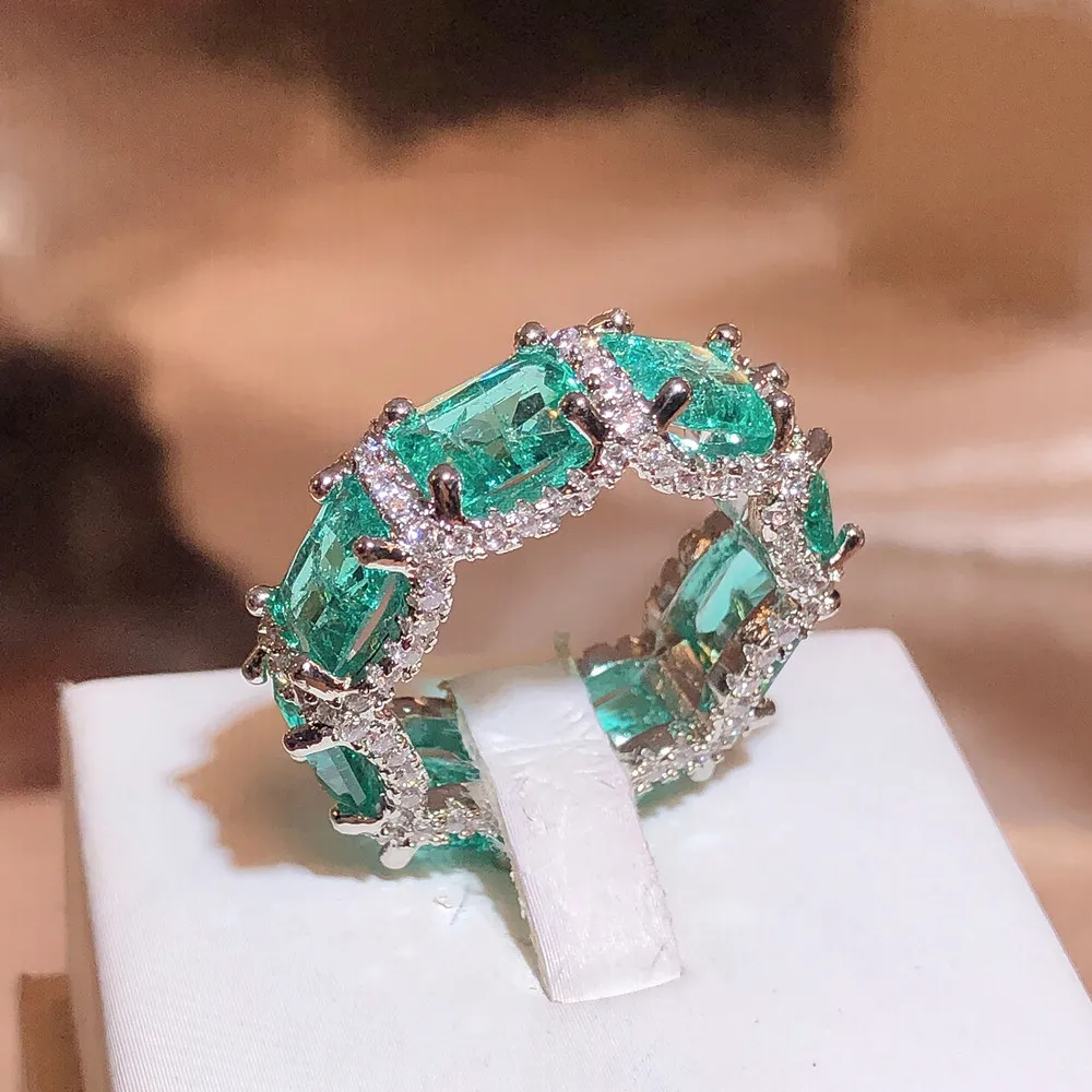 Stylish turquoise crystal ring for a touch of elegance