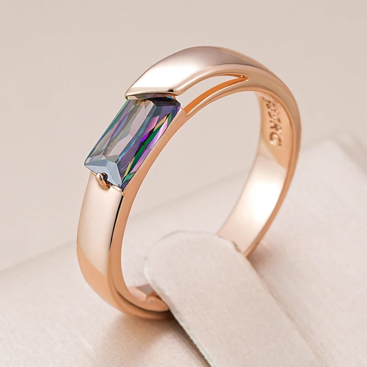 Stylish ring with sparkling, multicolored crystals