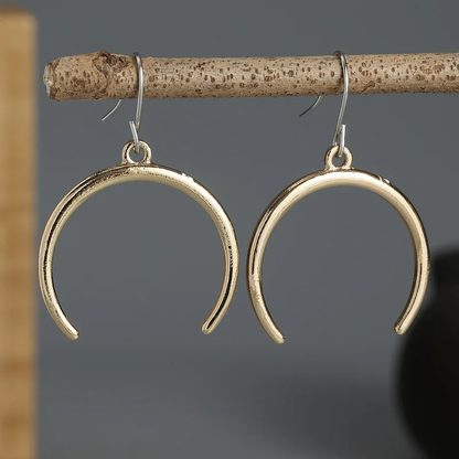 Elegant Vintage Crescent Moon Earrings in Fine Gold and Silver