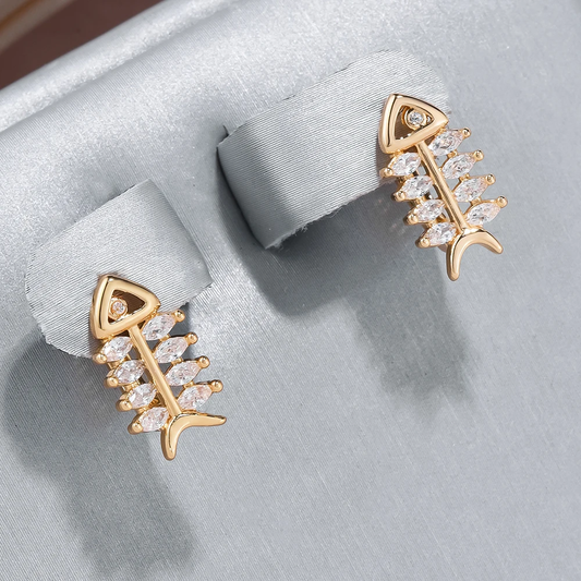 Chic, sparkling fish earrings for an elegant look