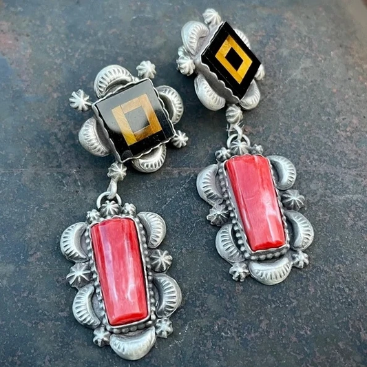 Elegant Vintage Earrings with Shining Red Stone in Rectangular Design