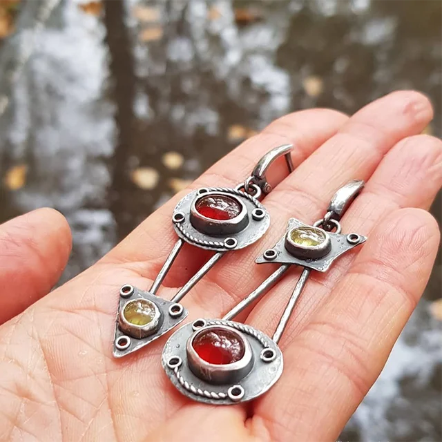 Fascinating mechanical earrings made of sparkling fire crystal