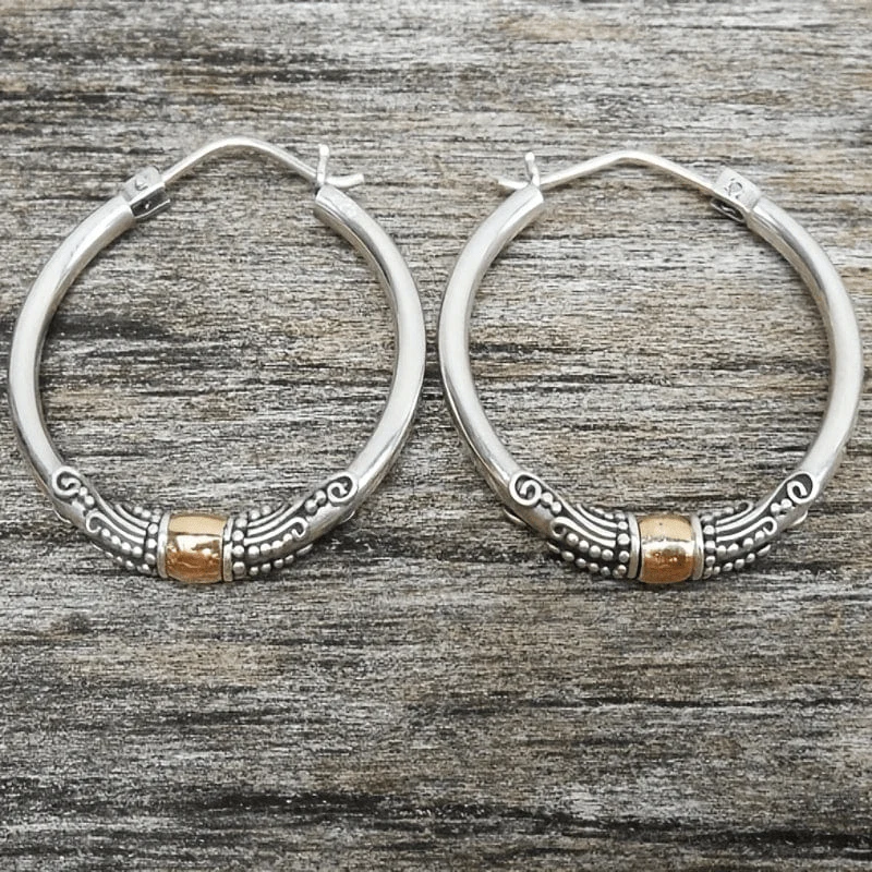 Elegant Vintage Silver Hoop Earrings with Exquisite Carved Pattern