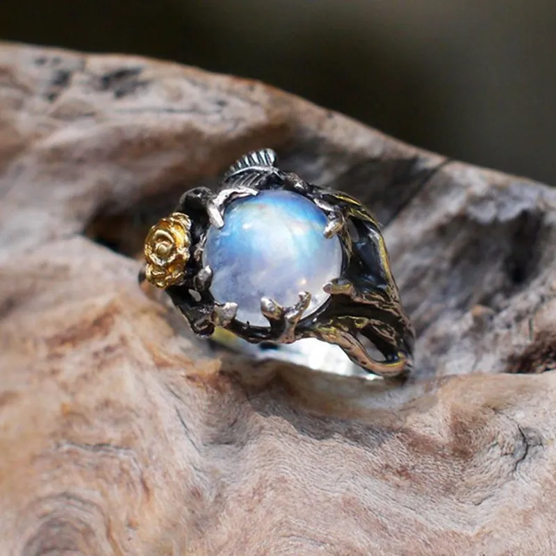 Stunning Vintage Silver Moon Crystal Ring