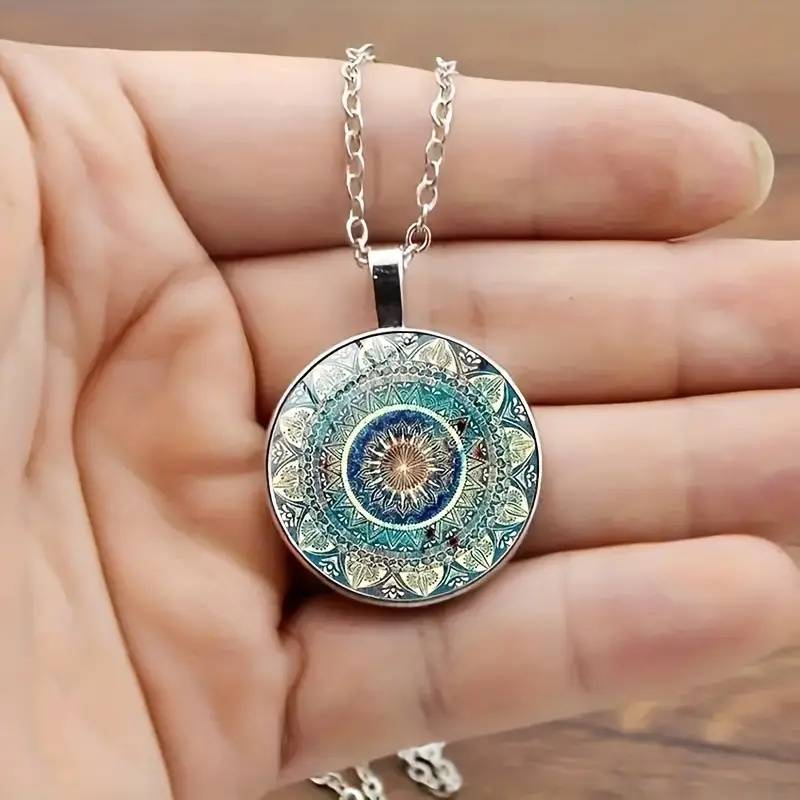 Elegant Vintage Mandala Necklace in Round Blue