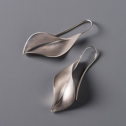 Elegant Vintage Silver Leaf Earrings