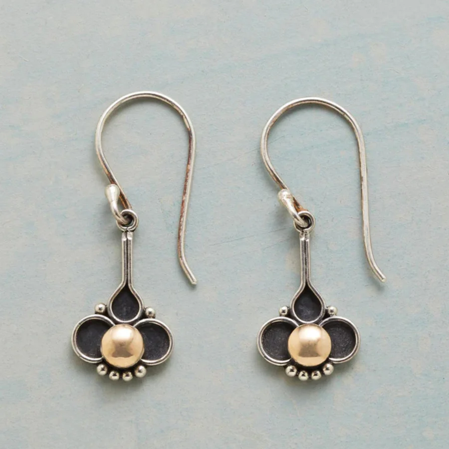 Chic Vintage Pearl Clover Earrings