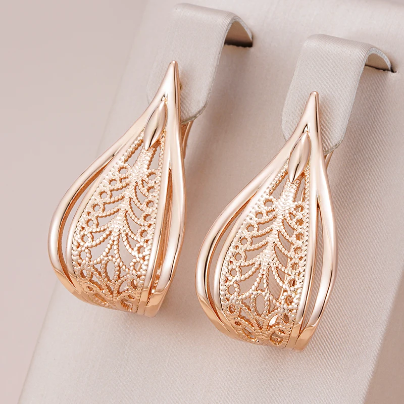 Radiantly elegant hollow stud earrings