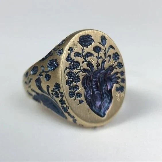 Stunning Vintage Blue Flower Gold Ring