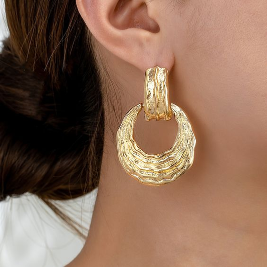 Elegant Vintage Gold Earrings with Hollow Design