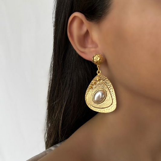 Elegant Vintage Gold Pearl Earrings for a Timeless Look