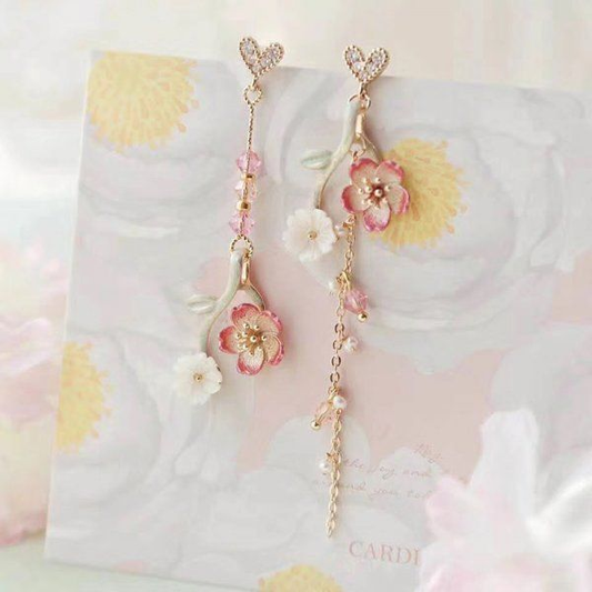 Stylish, blooming earrings with an elegant design