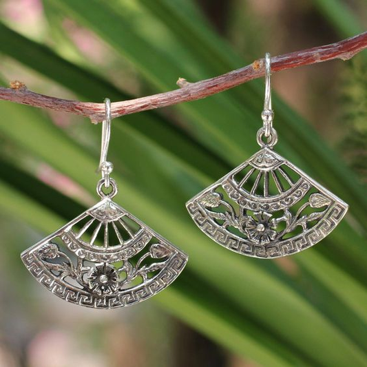 Elegant Vintage Hanging Fan Earrings for a Timeless Look