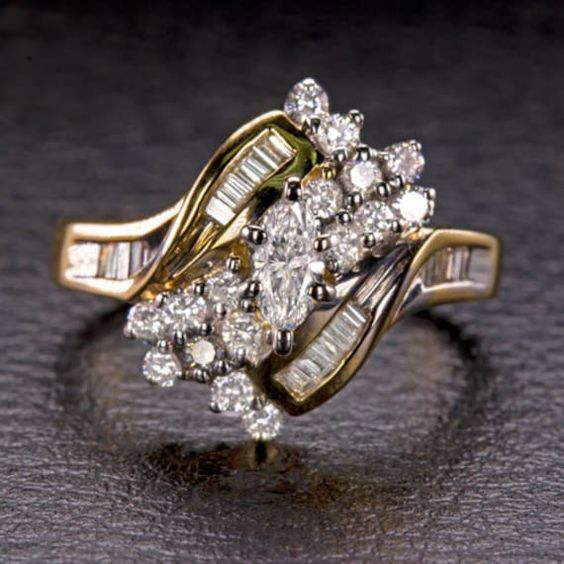 Elegant Vintage Diamond Ring in Noble Gold