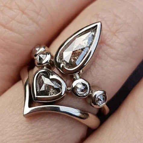 Elegant Vintage Oval Crystal Silver Ring