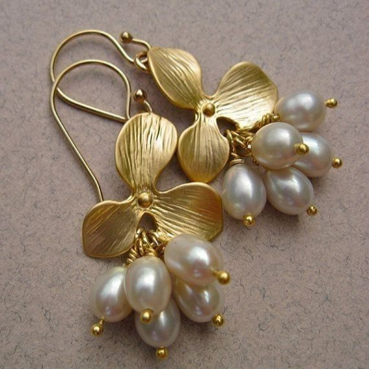 Elegant Vintage Floral Earrings with Gold Pearls